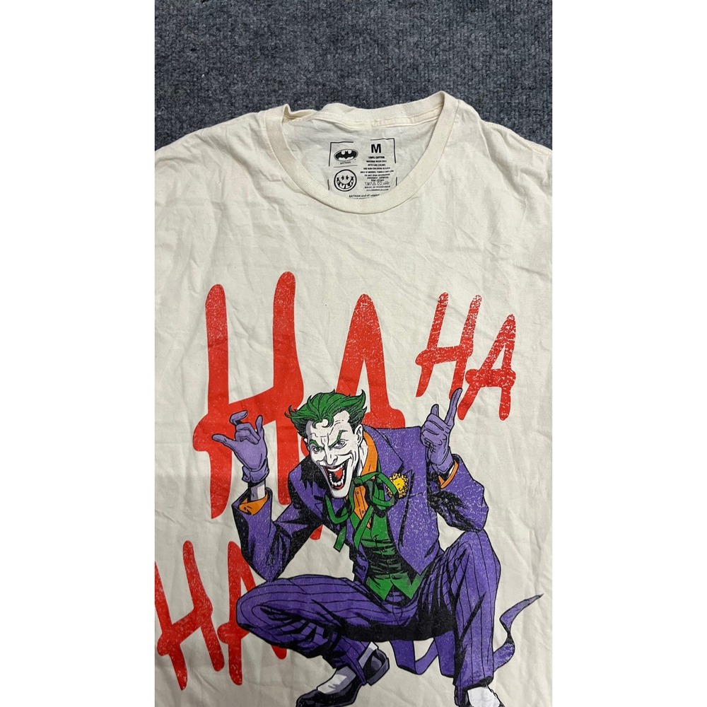 Cultura T-Shirt Mens Size M Off White Graphic Joker HAHA DC Comics Batman Tee